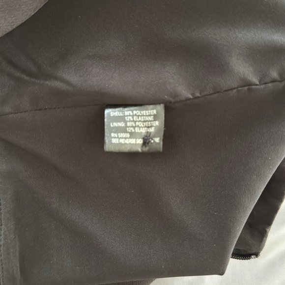 Gianni Bini cropped top. Seamed. Side zip and button in back. NWT. - Picture 5 of 5